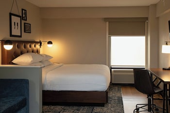 Room, 1 King Bed, Hearing Accessible, Park View