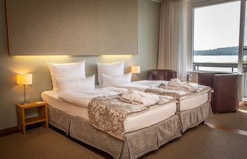 Double Room, land side
