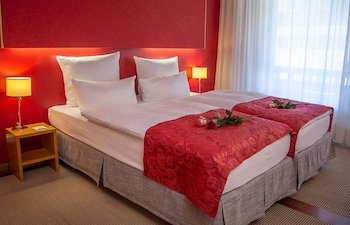Double Room, land side