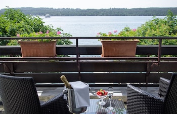 Single Room, Lake View