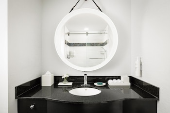 Suite, 1 Bedroom (with Parlor)