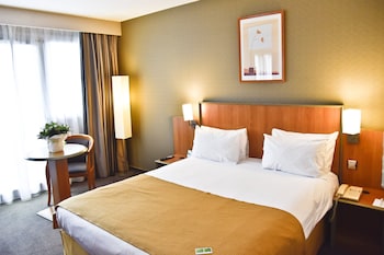Standard Room, 1 Queen Bed