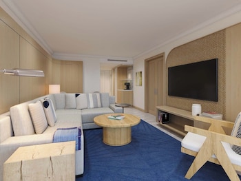 Fairmont Gold, Signature Suite, 1 King Bed with Sofa bed, Bay View