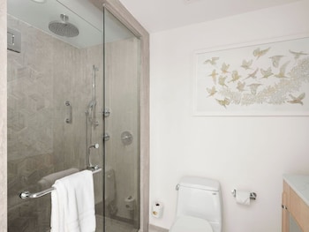 Signature Room, 2 Double Beds, Poolside