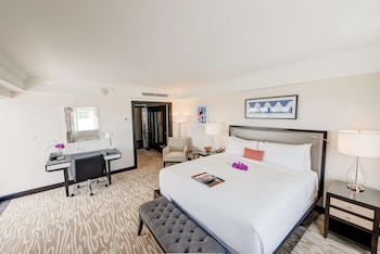 Fairmont Gold, Suite, Multiple Beds