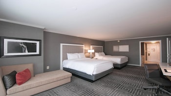 Premium Room, Multiple Beds, Balcony (Plaza View)
