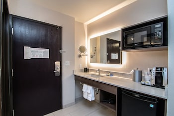 Standard Room, 1 King Bed, Balcony, City View