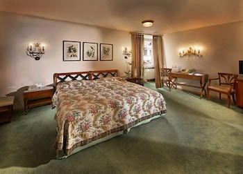 Classic Twin Room