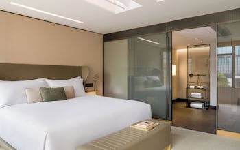 Studio Suite (Super King)