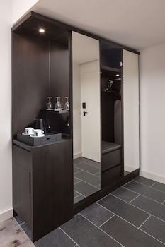 Junior Suite, 1 King Bed