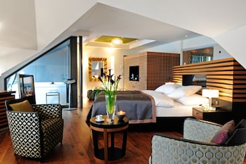 Penthouse Spa Suite Lakeside