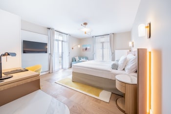 Grand Deluxe Room Lakeside