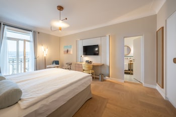 Deluxe Room Lakeside