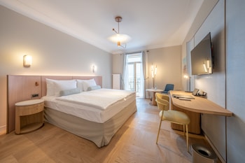 Deluxe Room Lakeside
