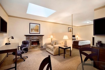 Studio Suite, 1 King Bed, Non Smoking
