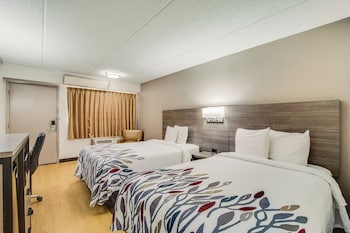 Standard Room, 2 Double Beds (Smoke Free)