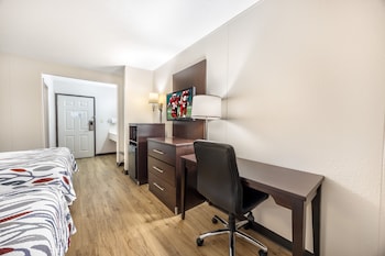 Deluxe Room, 2 Queen Beds, Smoke Free
