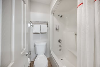 Deluxe Room, 2 Queen Beds, Smoke Free