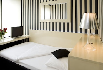 Standard Single Room, 1 Large Twin Bed