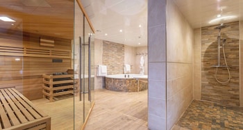 Suite, 1 King Bed, Non Smoking, Sauna