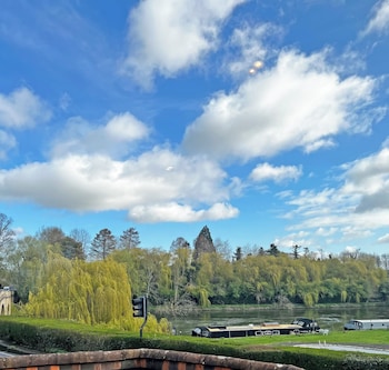 Riverview Single Room
