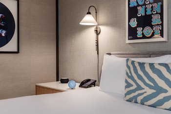 Suite (Monument Suite)