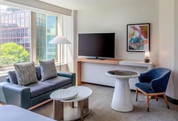 Junior Suite, 2 Queen Beds (Longworth)