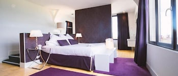 Deluxe Room, Seine