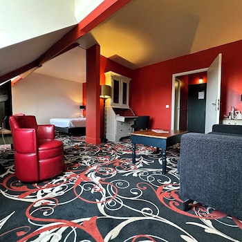 Junior Quadruple Room, 1 Queen Bed with Sofa bed, Non Smoking, River View