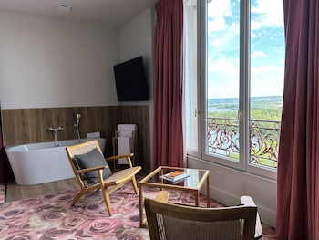Premium Double Room, 1 Queen Bed, River View