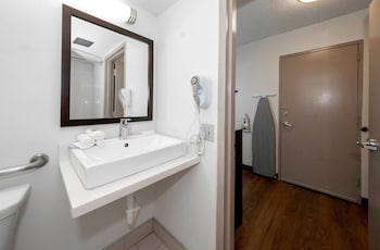 Deluxe Room, 2 Double Beds (Smoke Free, Roll-In Shower)