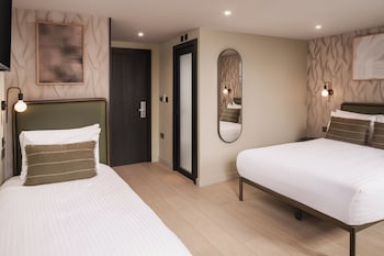 Family Room for 3 *Newly Refurbished*
