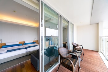 Deluxe Twin Non Smoking with Balcony