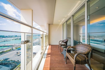 Deluxe Twin Non Smoking with Balcony