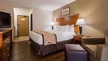 Standard Room, 1 King Bed, Non Smoking, Refrigerator