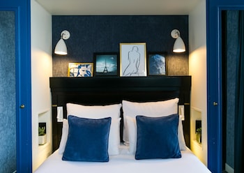 Classic Double Room Sacre Coeur View