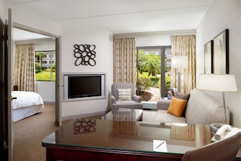 Suite, 1 Bedroom, Balcony, Pool View