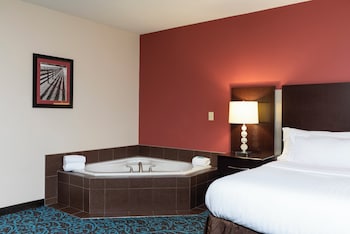Standard Room, 1 King Bed, Jetted Tub