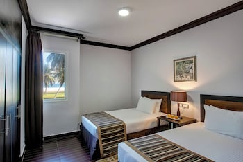 Villa, 3 Bedrooms, Smoking (Dining Area)