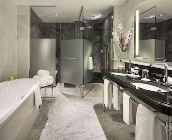 Grand Room (Grand Deluxe)