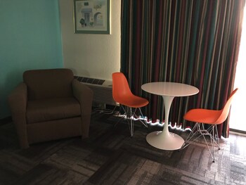 Room, 1 King Bed, Non Smoking