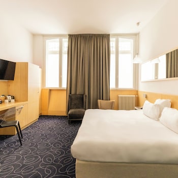 Comfort Room, Accessible, Ground Floor