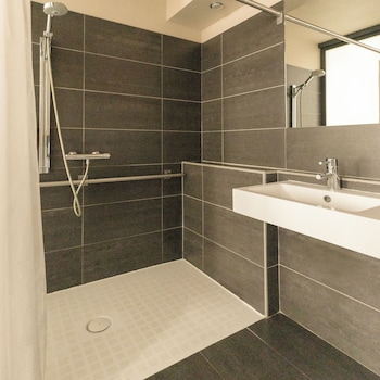 Comfort Room, Accessible, Ground Floor