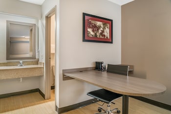 Superior Room, 1 King Bed (Smoke Free)