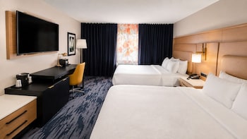 Room, 2 Queen Beds, Hearing Accessible (Accessible Bathtub)