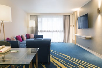 Suite, 1 Bedroom (Middle Floor)