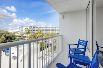 Room, 1 King Bed, Pool View