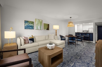 Suite, 1 Bedroom (1 King Bed)