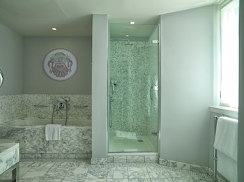 Suite (Balmoral)