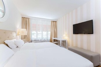 Superior Room, Garden View